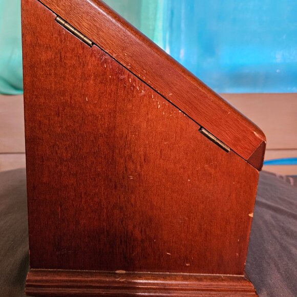 Vintage Jewelry Box - Picture 8 of 10